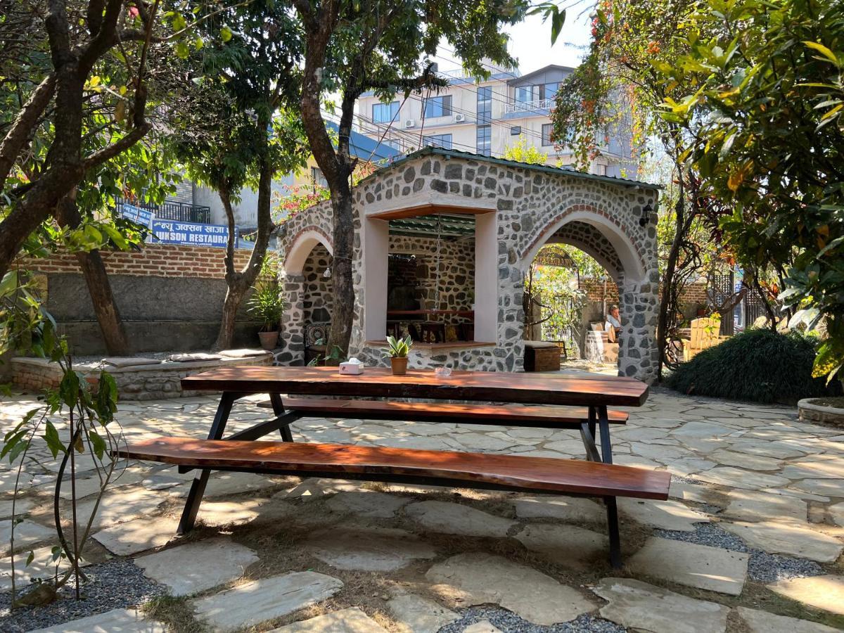 Gaurishankar Backpackers Hostel 포카라 외부 사진