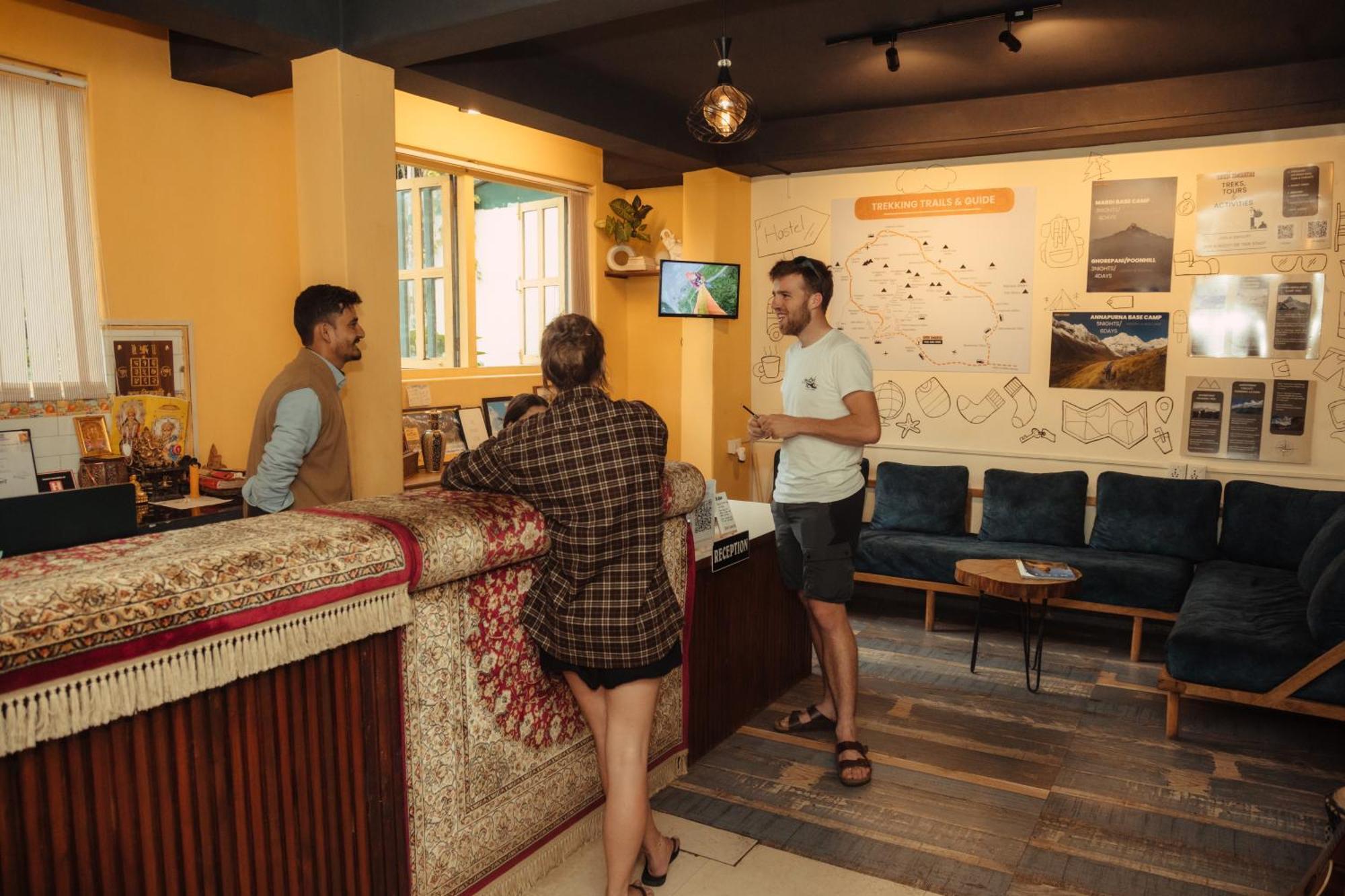 Gaurishankar Backpackers Hostel 포카라 외부 사진